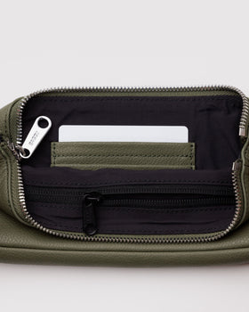 Recycled Leather Pochette R1